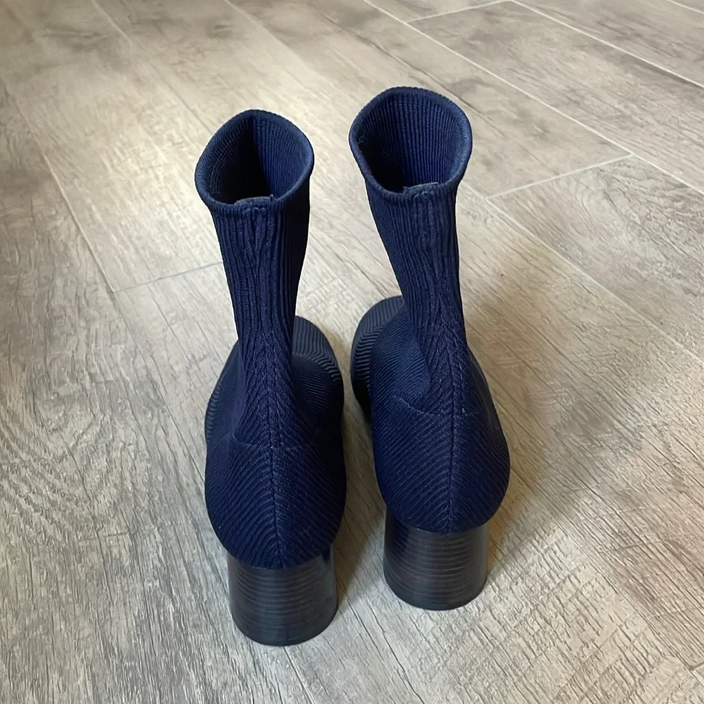 Vince Tasha Navy marine Blue Sock Bootie 7.5 $248